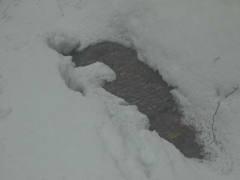 Snow clearing on the way to Shunuth Mountain