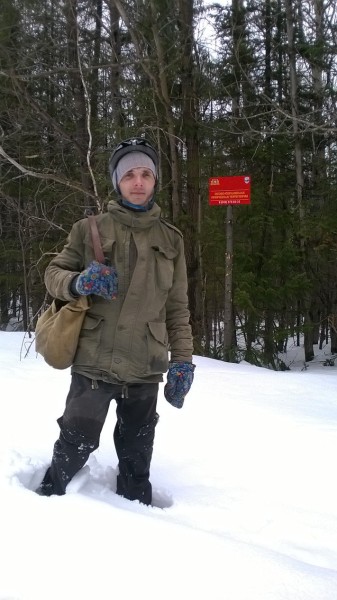 Я около знака Особо охраняемая природная зона гора Шунут-Камень