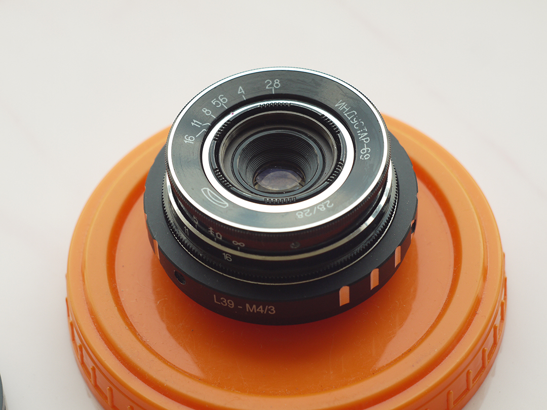 Industar 69 lens, frontal view with diaphragm control ring - M39 photo lens Industar 69 testing on Micro 4/3 matrix